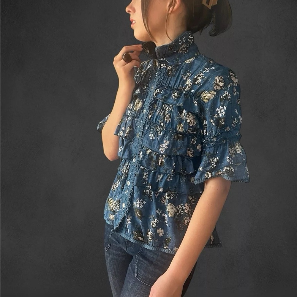 POL Limited Edition Floral Shirt Ruffled Blouse Lace Trim & Stand Up Collar NWT